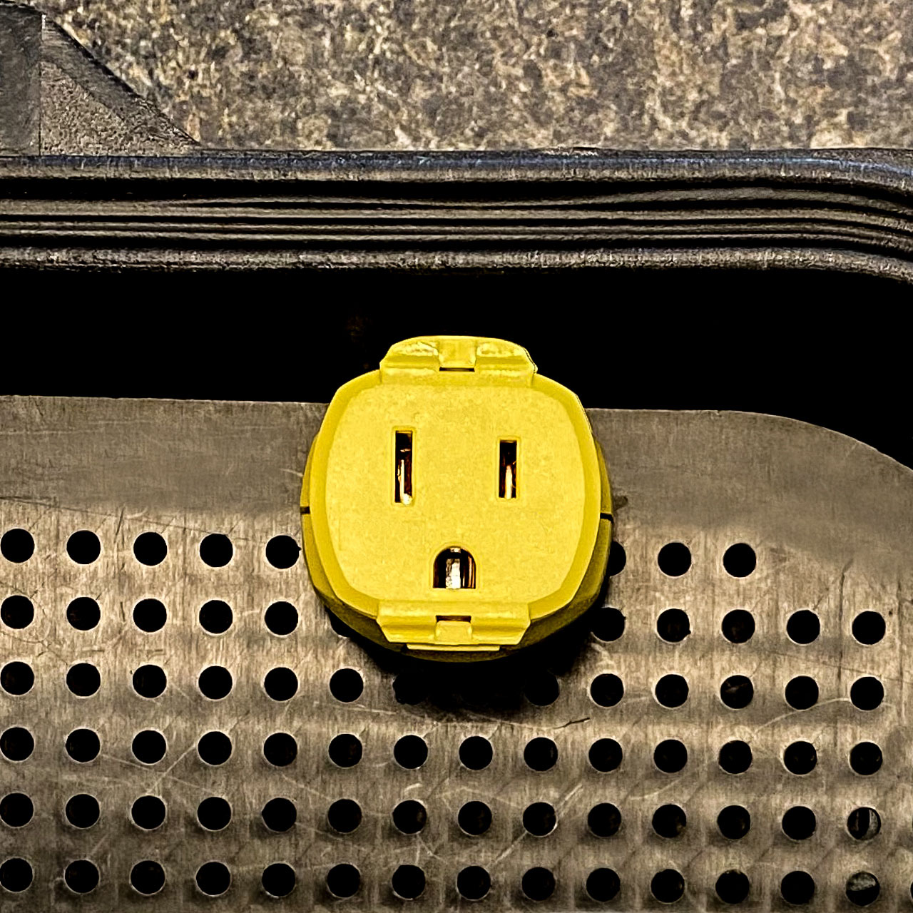 Battery Barracks | Extra Power Cord